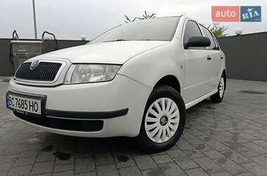 Хетчбек Skoda Fabia 2002 в 