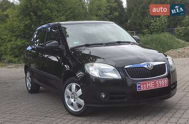 Хетчбек Skoda Fabia 2009 в 