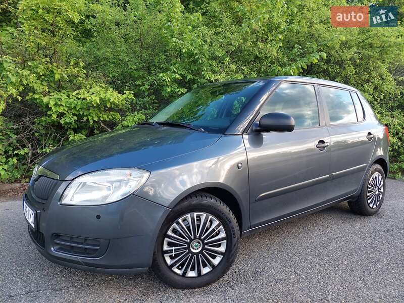 Хетчбек Skoda Fabia 2008 в 