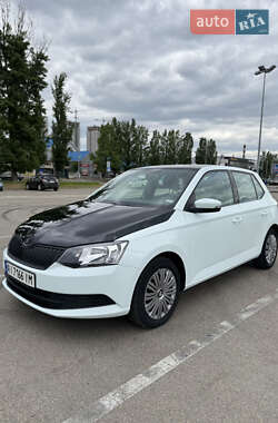 Хэтчбек Skoda Fabia 2015 в Киеве