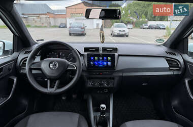Хетчбек Skoda Fabia 2015 в 