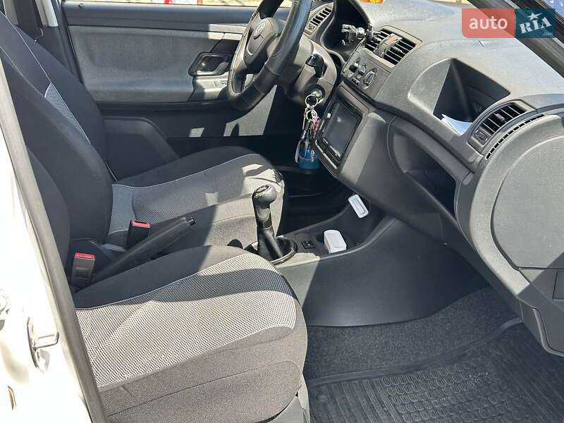 Хэтчбек Skoda Fabia 2011 в Одессе