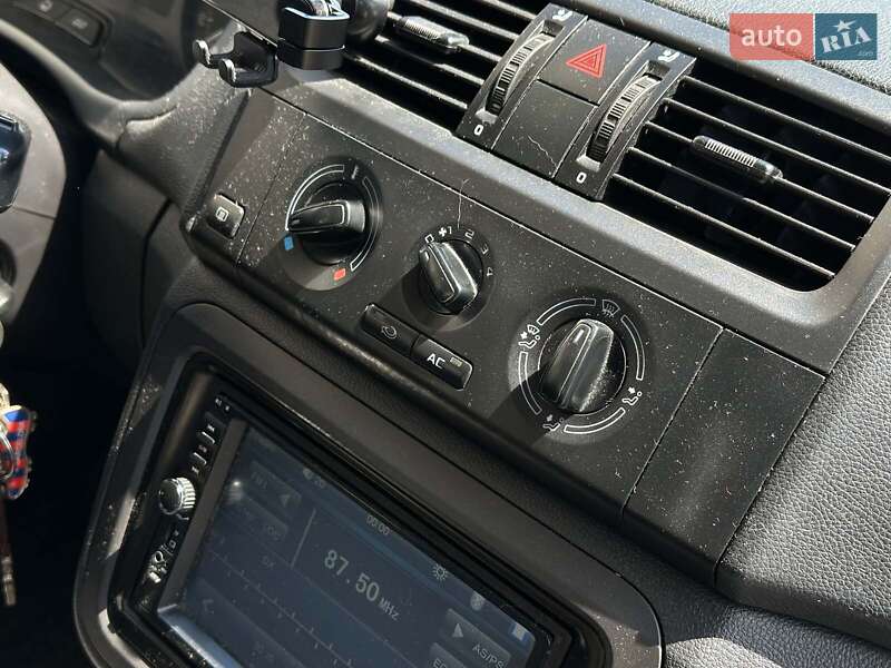 Хэтчбек Skoda Fabia 2011 в Одессе