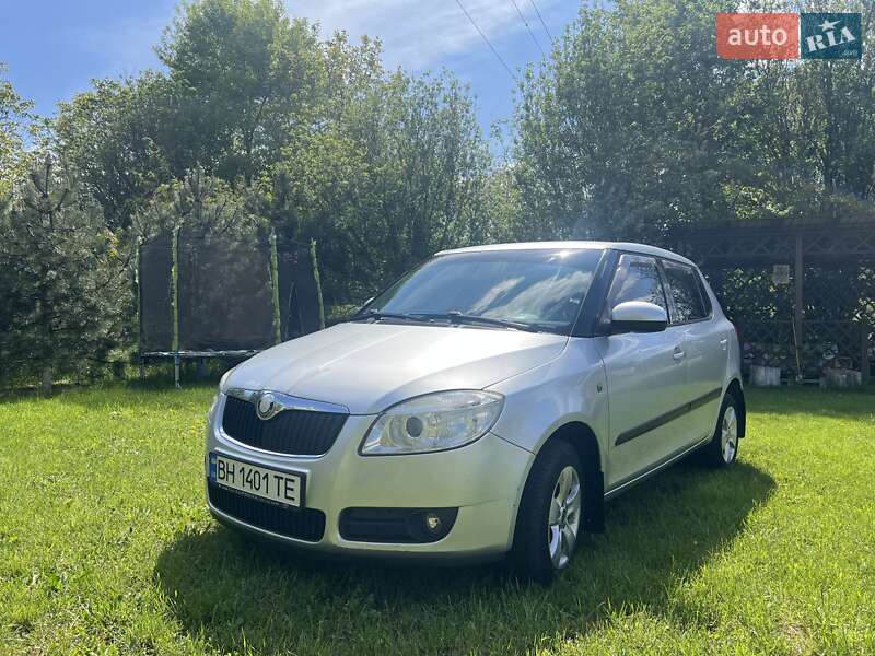 Хэтчбек Skoda Fabia 2008 в 