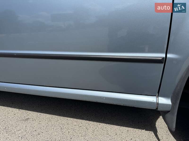 Хэтчбек Skoda Fabia 2002 в Киеве