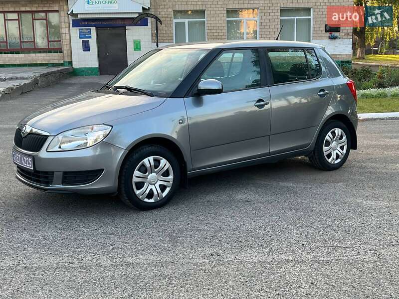 Хэтчбек Skoda Fabia 2014 в Лубнах