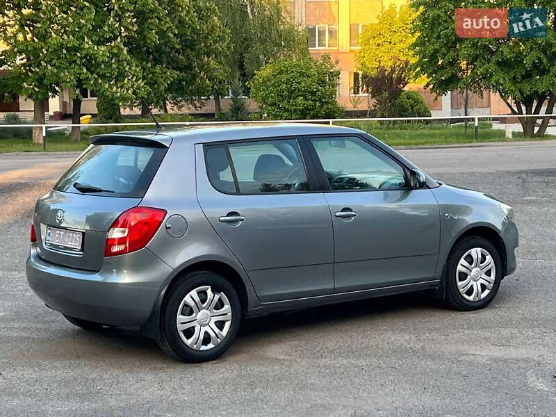 Хэтчбек Skoda Fabia 2014 в Лубнах