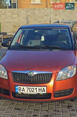 Хэтчбек Skoda Fabia 2009 в 