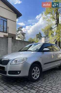 Хетчбек Skoda Fabia 2008 в 