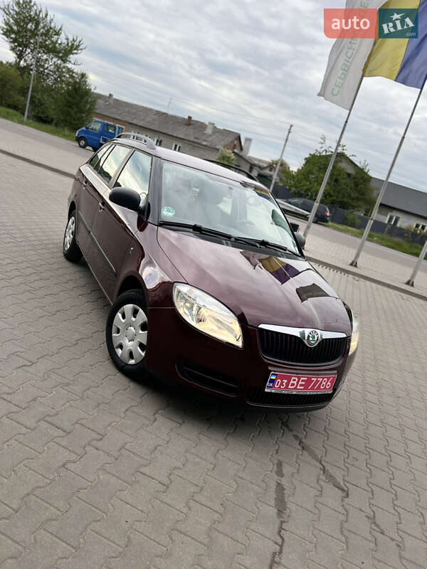 Універсал Skoda Fabia 2010 в Нововолинську