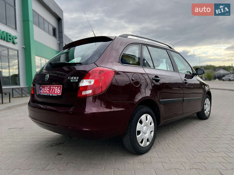 Універсал Skoda Fabia 2010 в Нововолинську