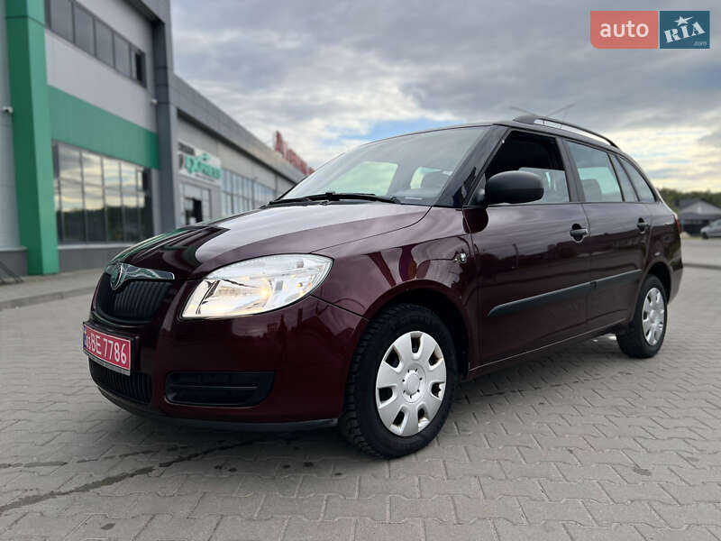 Універсал Skoda Fabia 2010 в Нововолинську