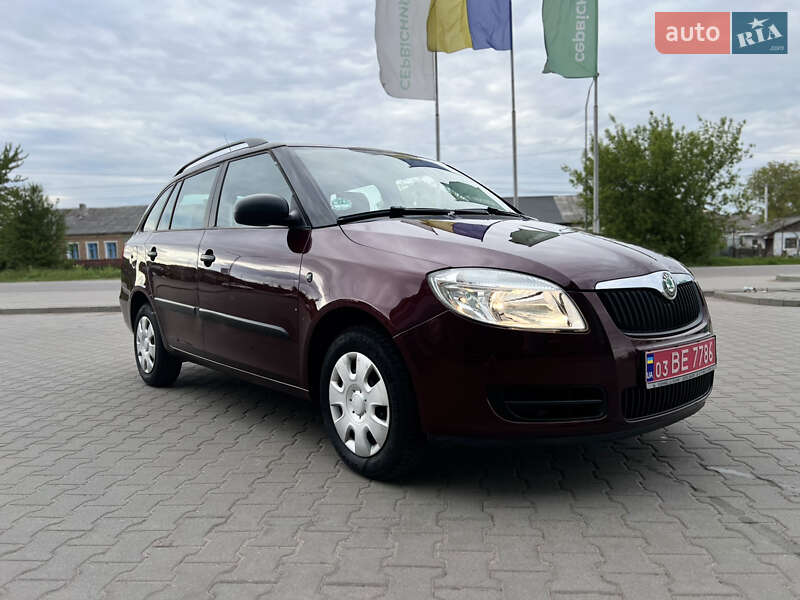 Універсал Skoda Fabia 2010 в Нововолинську