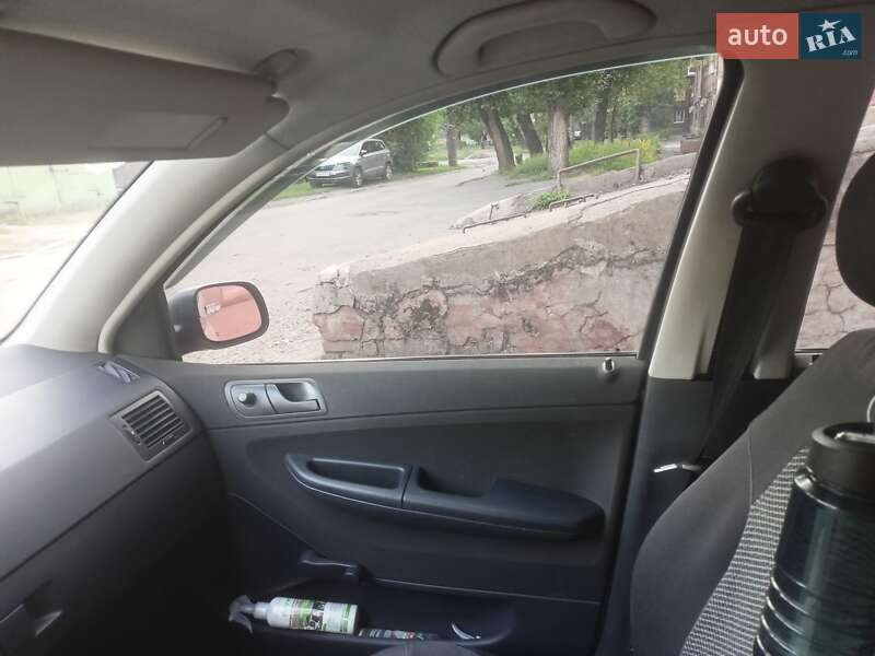 Седан Skoda Fabia 2006 в Кривом Роге