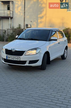 Хетчбек Skoda Fabia 2011 в 