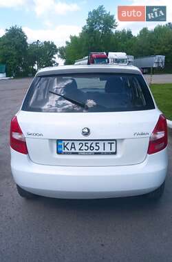 Хетчбек Skoda Fabia 2013 в 