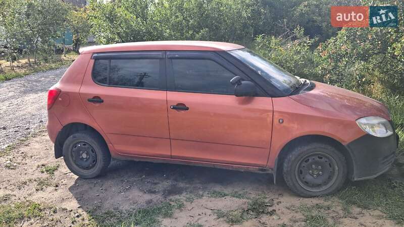 Хэтчбек Skoda Fabia 2008 в Днепре