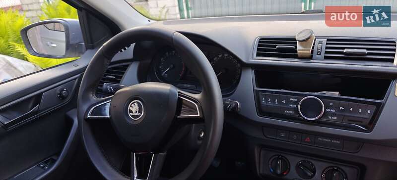 Хэтчбек Skoda Fabia 2015 в Киеве