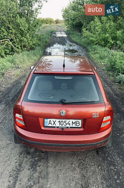Хэтчбек Skoda Fabia 2004 в 