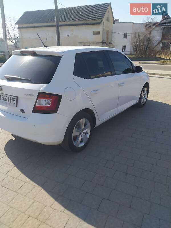 Хэтчбек Skoda Fabia 2016 в Дрогобыче