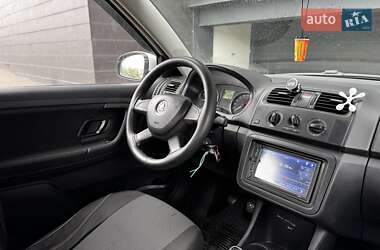 Хэтчбек Skoda Fabia 2013 в 