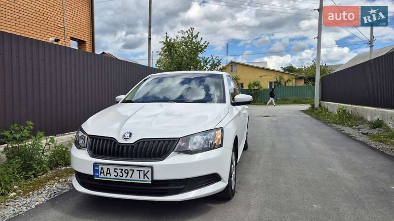 Хэтчбек Skoda Fabia 2018 в 