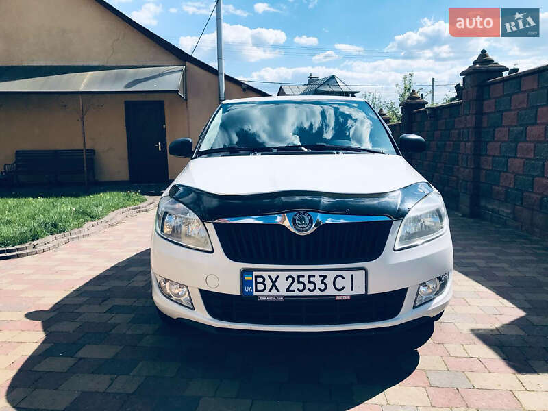 Хэтчбек Skoda Fabia 2011 в 
