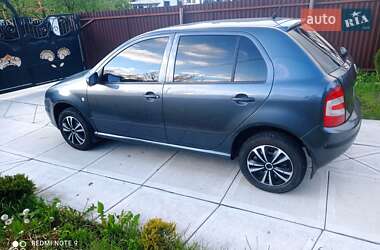 Хэтчбек Skoda Fabia 2006 в 