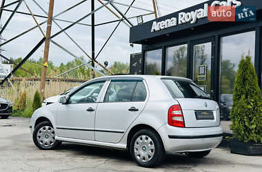 Седан Skoda Fabia 2003 в 