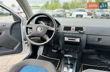 Седан Skoda Fabia 2003 в 