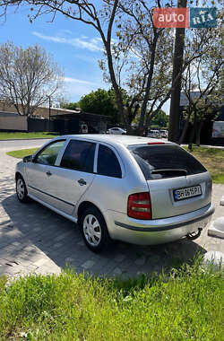 Хэтчбек Skoda Fabia 2003 в 
