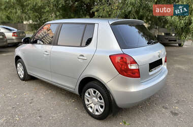 Хэтчбек Skoda Fabia 2012 в 