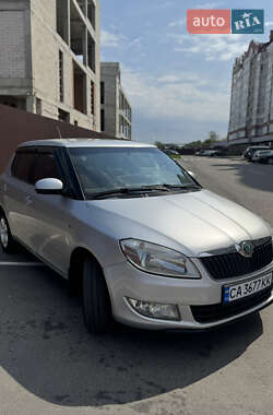 Хэтчбек Skoda Fabia 2011 в 