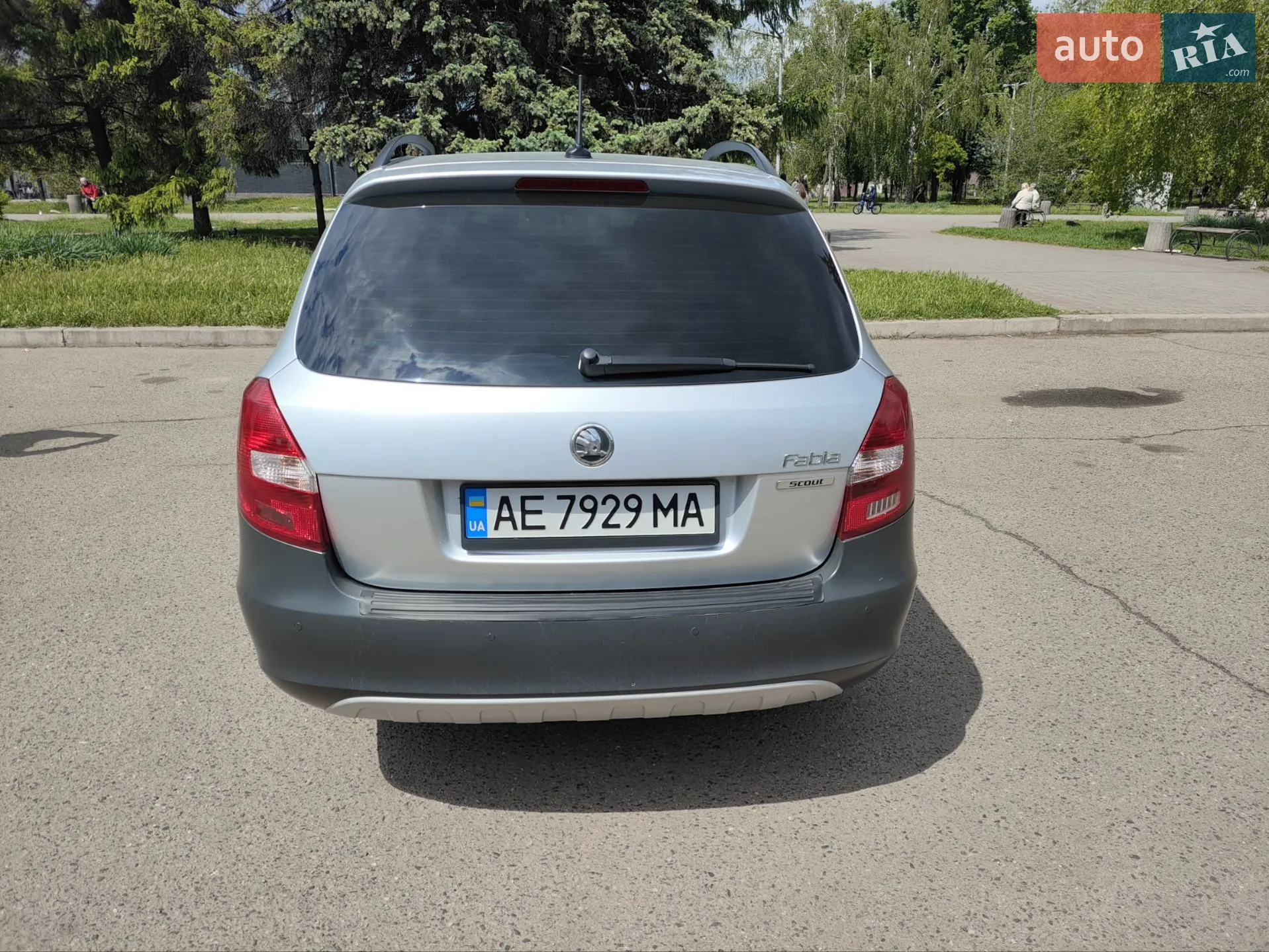 2011 Skoda Fabia - мініатюра 2