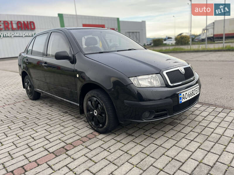 Седан Skoda Fabia 2006 в Тячеві