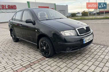 Седан Skoda Fabia 2006 в 