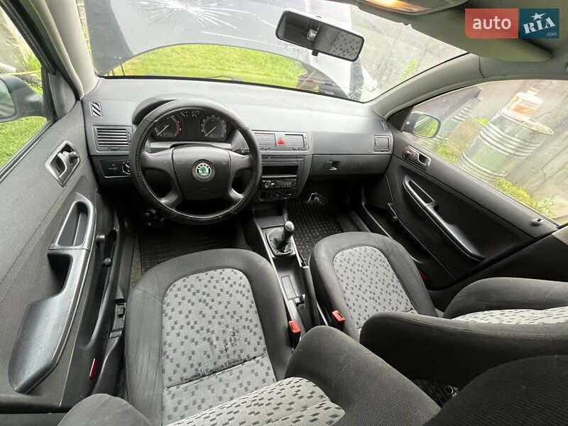 Седан Skoda Fabia 2006 в Тячеві