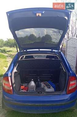Хэтчбек Skoda Fabia 2006 в 