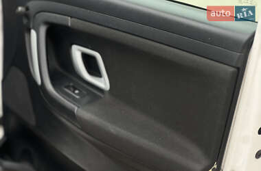 Хэтчбек Skoda Fabia 2011 в 