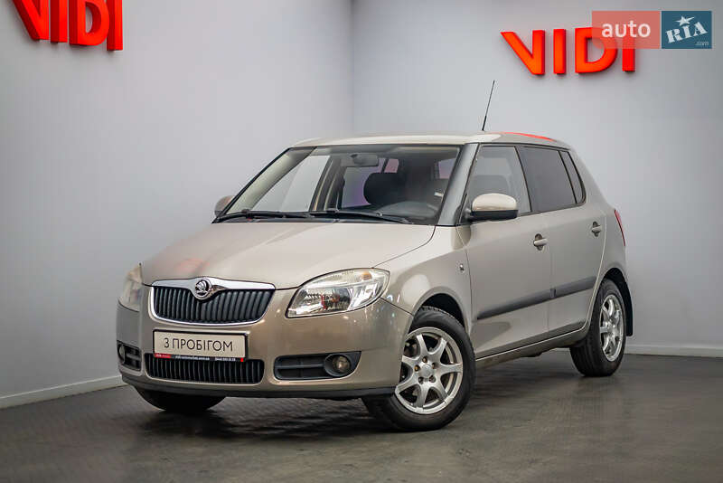 Хэтчбек Skoda Fabia 2008 в 