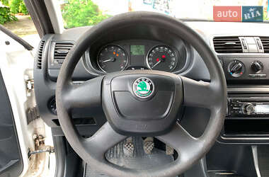 Хетчбек Skoda Fabia 2012 в 
