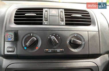 Хетчбек Skoda Fabia 2012 в 
