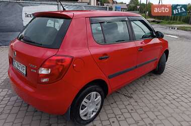 Хетчбек Skoda Fabia 2012 в 