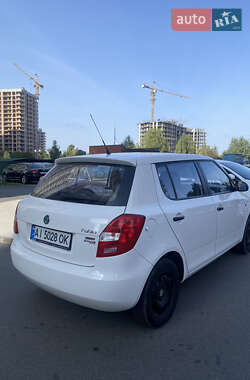 Хэтчбек Skoda Fabia 2012 в 