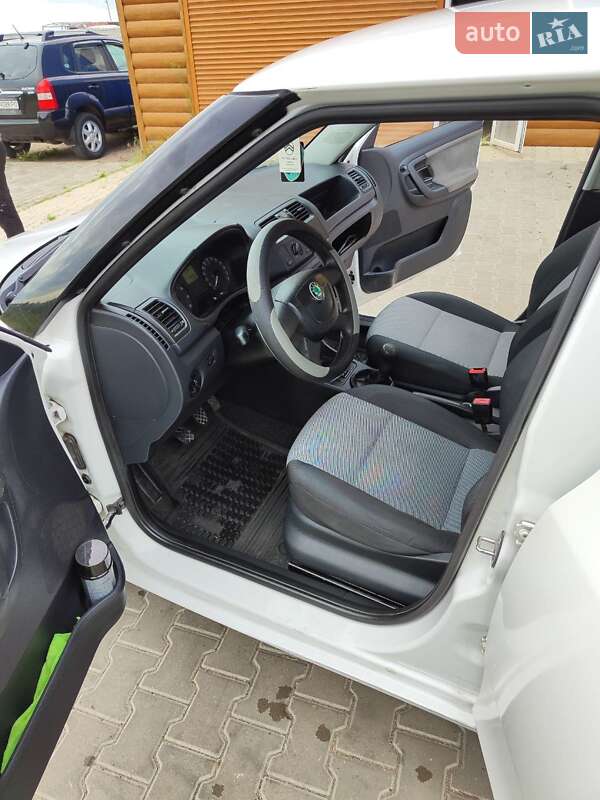 Хэтчбек Skoda Fabia 2011 в Одессе