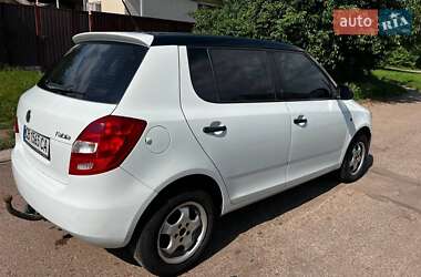 Хэтчбек Skoda Fabia 2012 в 
