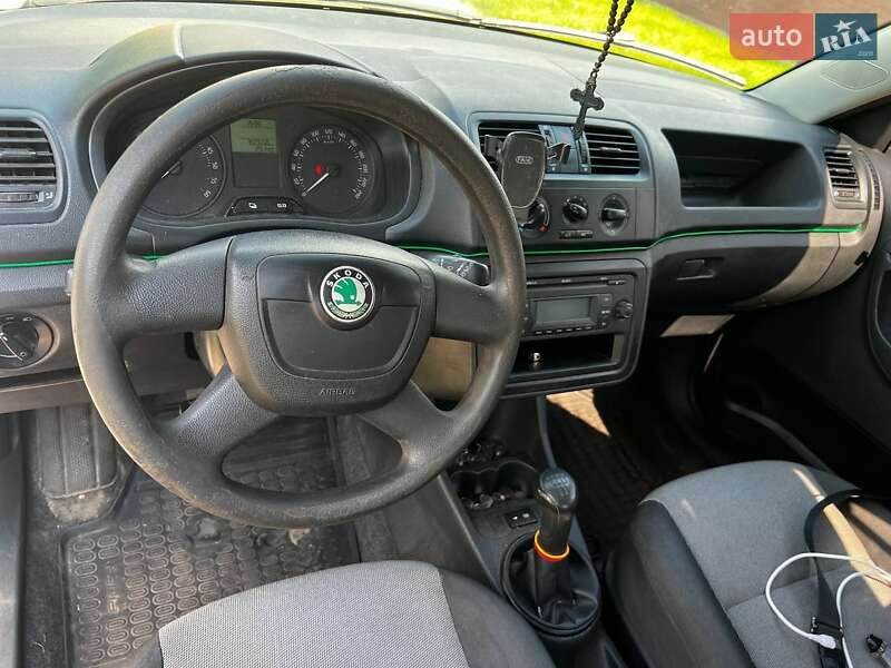 Хэтчбек Skoda Fabia 2012 в Чернигове