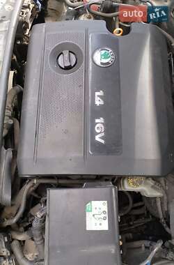 Хэтчбек Skoda Fabia 2002 в 