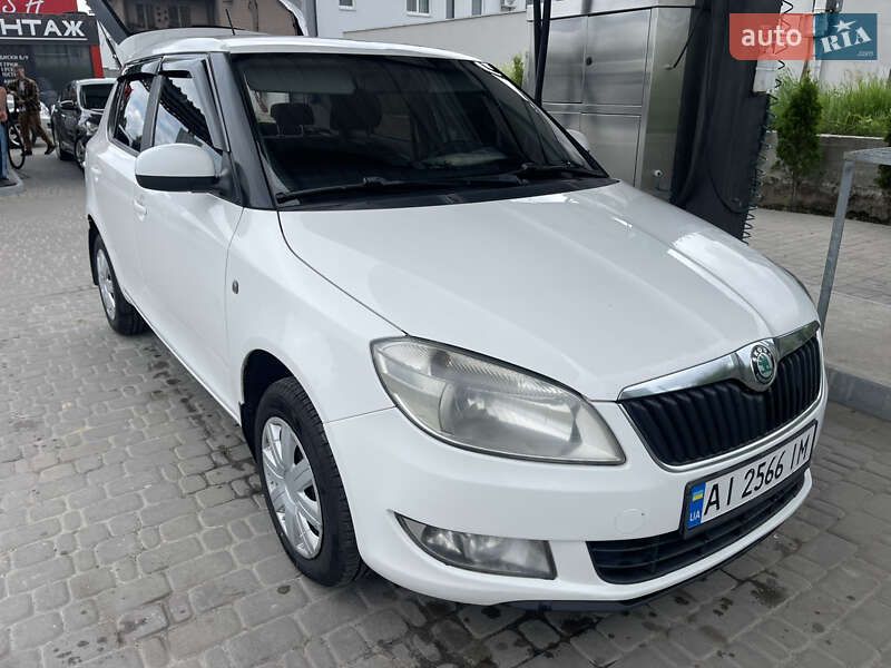 Хэтчбек Skoda Fabia 2012 в 