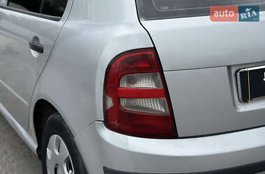 Хэтчбек Skoda Fabia 2002 в 